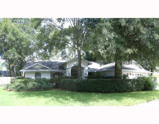 1645 Woodridge Ct., Lutz, FL 33559