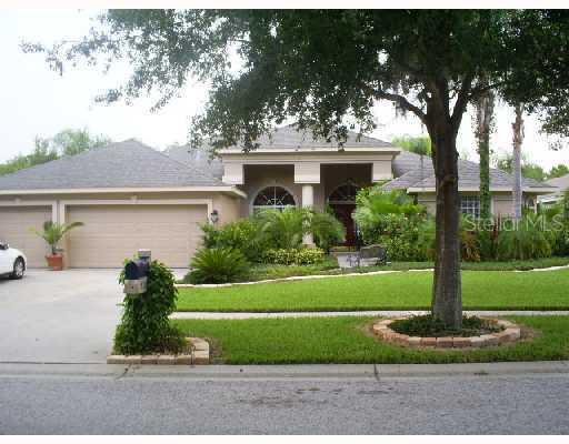 5216 Laurel Pointe Dr., Valrico, FL 33594
