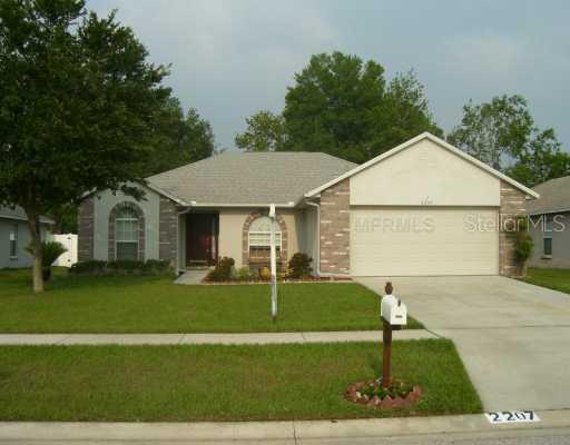 2207 Towering Oaks Creek, Seffner, FL 33584
