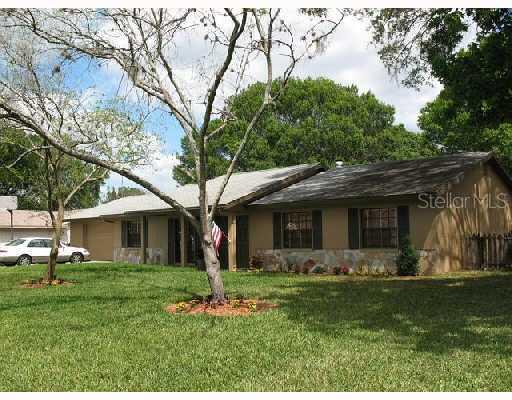 17305 Lynndan Dr., Lutz, FL 33548