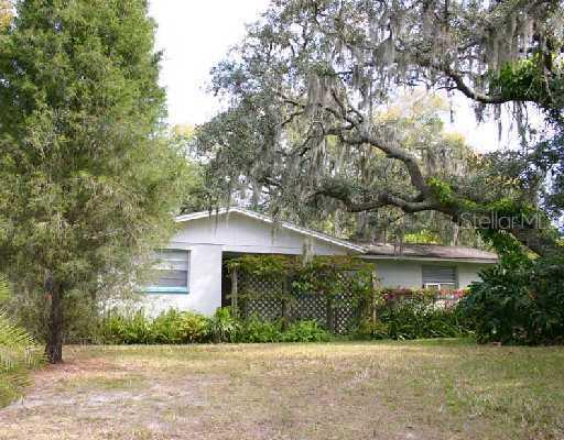 9611 N 24th St., Tampa, FL 33612