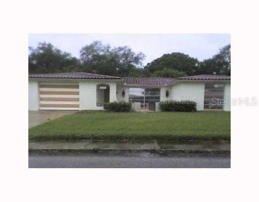 2015 Dartmouth Dr., Holiday, FL 34691