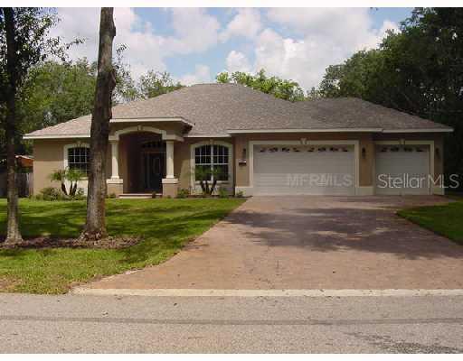 2218 Pinecrest Dr., Lutz, FL 33549