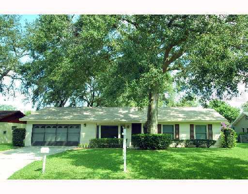 304 Ellen Way, Brandon, FL 33510