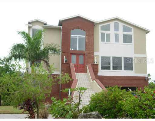 715 Weedon Dr., St Petersburg, FL 33702