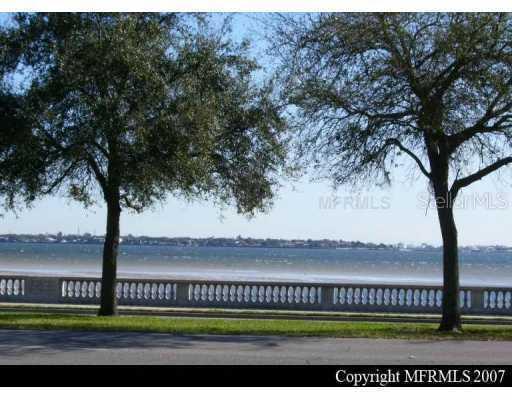 2926 Hawthorne Rd., Tampa, FL 33611