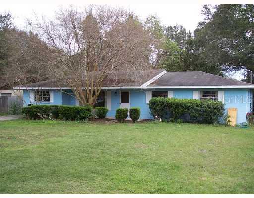 27638 Lisa Dr., Tavares, FL 32778