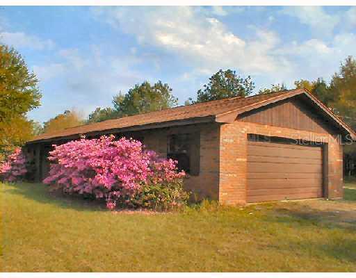 3232 Christmas Tree Ln., Plant City, FL 33565