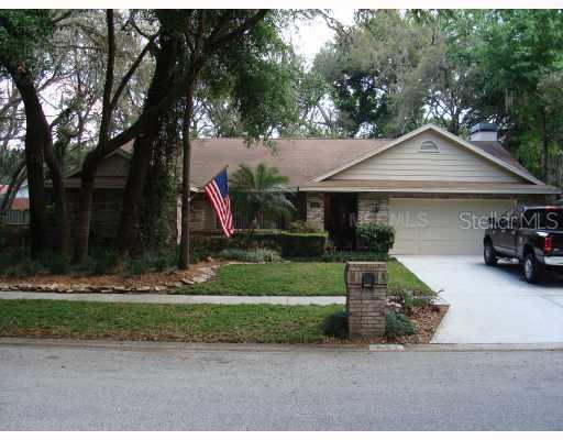 2737 St Cloud Oaks Dr., Valrico, FL 33594