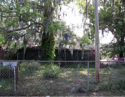 1402 Twin Oaks Dr., Dover, FL 33527
