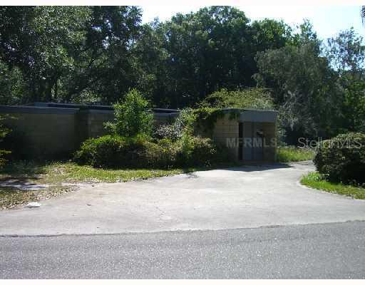 18509 Walker Rd., Lutz, FL 33549