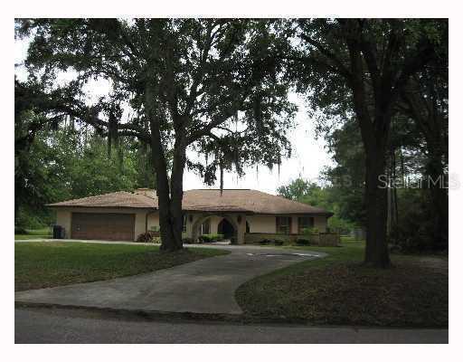 2520 Chateau Dr., Lutz, FL 33559