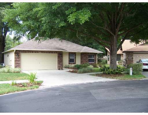 6633 Foxmoor Dr., Zephyrhills, FL 33542