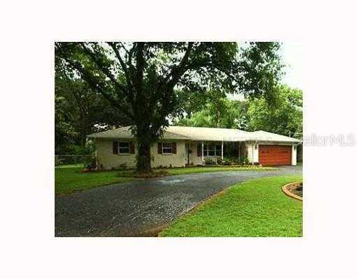 2110 Diane Ave., Valrico, FL 33594
