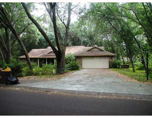 608 Hidden Lake Dr., Brandon, FL 33511