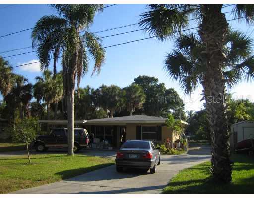 816 Seminole Blvd., Tarpon Springs, FL 34689