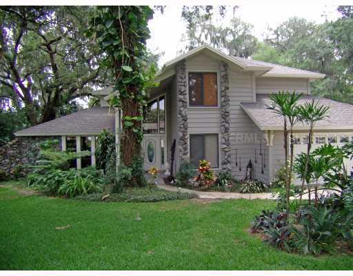 1003 Foxdale Pl., Valrico, FL 33594