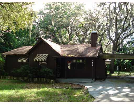 8717 N Temple Ave., Tampa, FL 33617