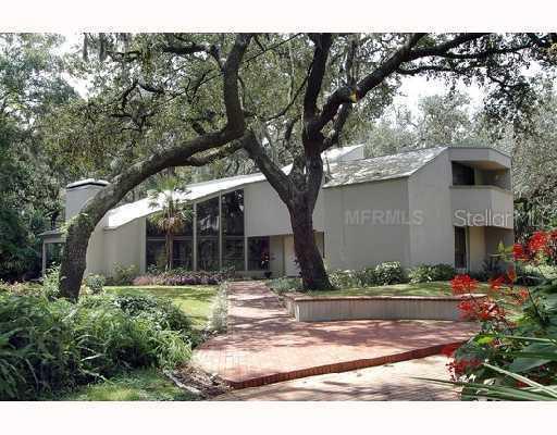 14825 Lake Magdalene Cir., Tampa, FL 33613