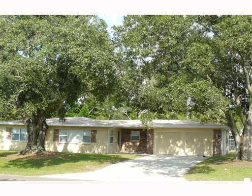 10213 N Valle Dr., Tampa, FL 33612