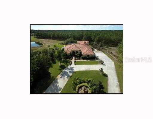 19614 Woodland Manor Pl., Lutz, FL 33549