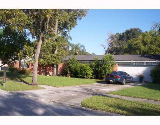 710 Village Pl., Brandon, FL 33511