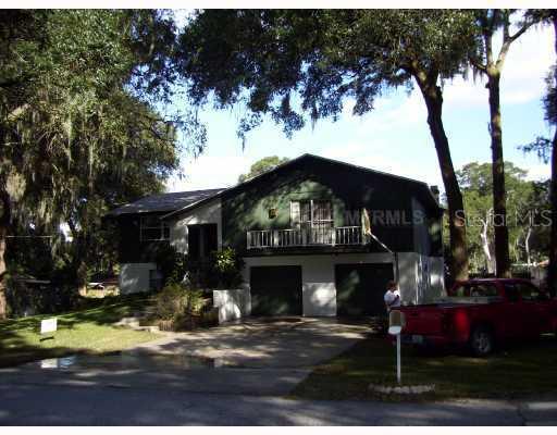 703 S Oakwood Ave., Brandon, FL 33511