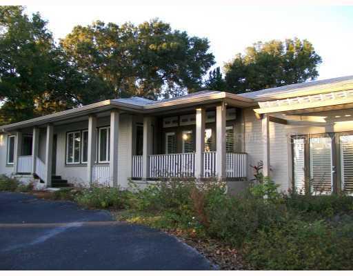 965 Fairview Ave., Mount Dora, FL 32757