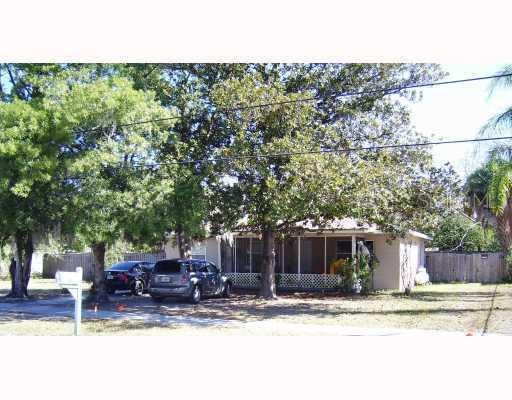 9317 N 26th St., Tampa, FL 33612