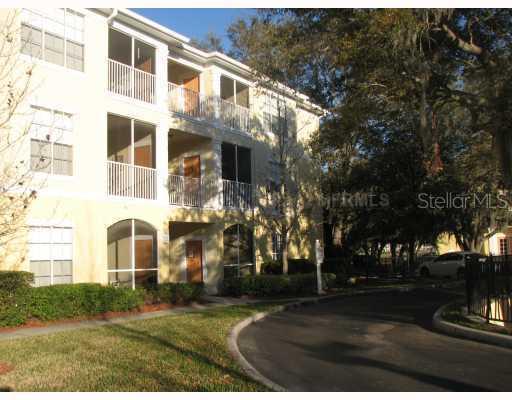 9415 Crescent Loop Cir. #106, Tampa, FL 33619