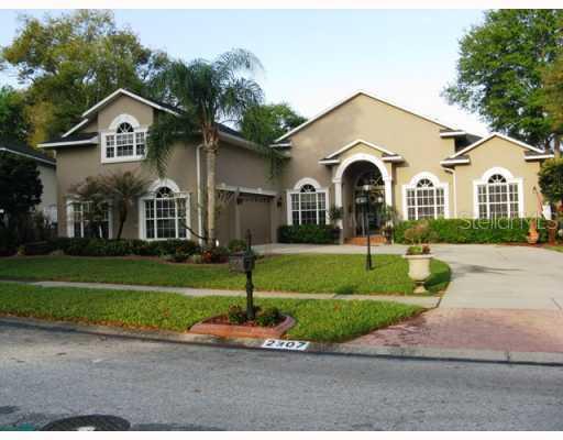 2307 Valrico Forest Dr., Valrico, FL 33594