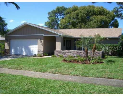 2400 Hazelwood Ln., Clearwater, FL 33763