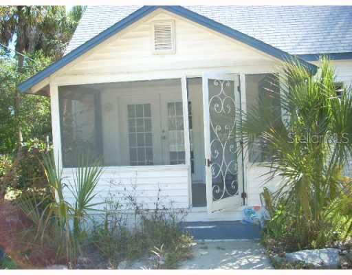 230 Parker Pl., Tarpon Springs, FL 34689