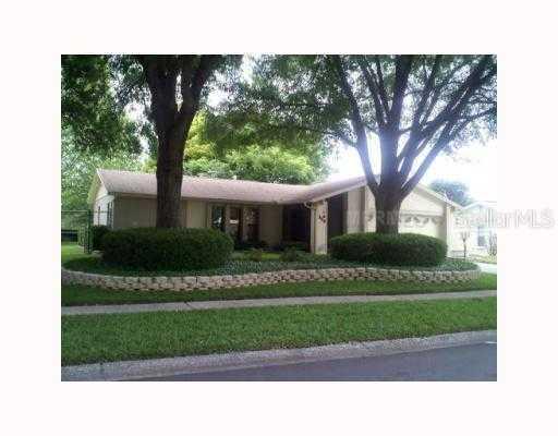 649 Pine Forest Dr., Brandon, FL 33511