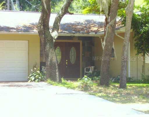 517 Oakhurst St., Brandon, FL 33511
