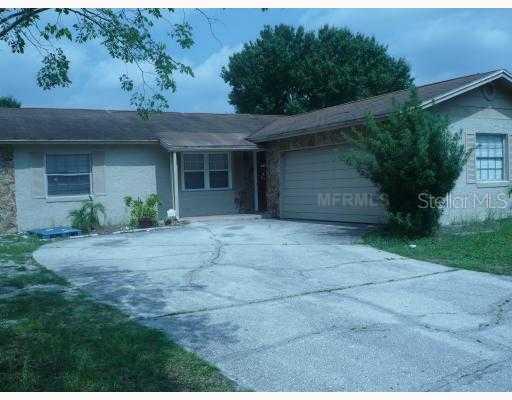 908 Essex Rd., Brandon, FL 33510