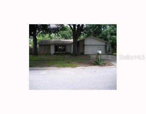17654 Meadowbridge Dr., Lutz, FL 33549