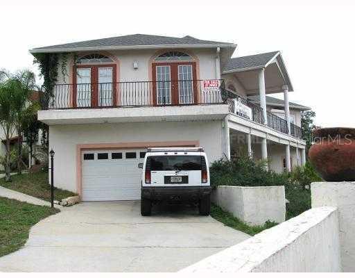 306 W 6th Ave., Mount Dora, FL 32757