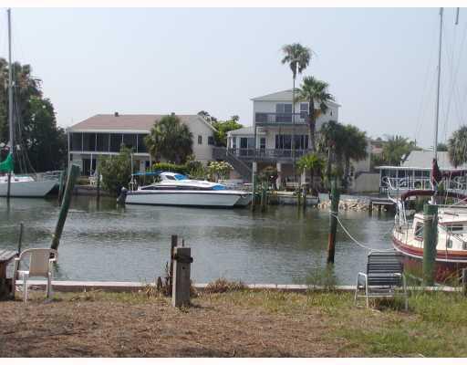 100 137th Avenue Cir., Madeira Beach, FL 33708