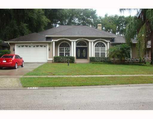 2413 Valrico Forest Dr., Valrico, FL 33594