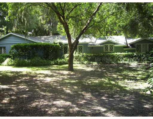 911 Tomlinson Dr., Lutz, FL 33549