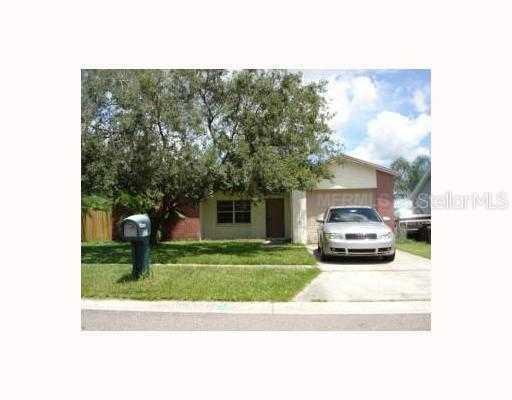 1027 Lochmont Dr., Brandon, FL 33511