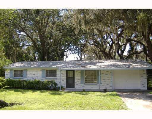 921 Hillside Dr., Lutz, FL 33549