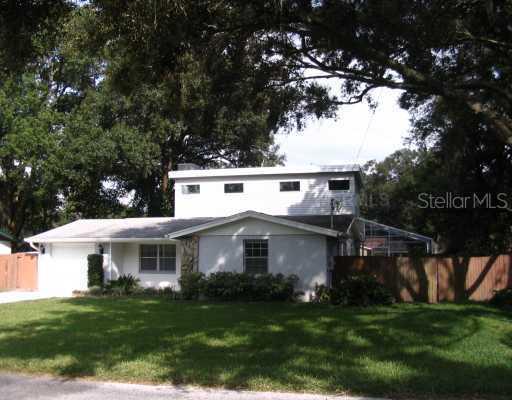 18710 Lakeshore Dr., Lutz, FL 33549