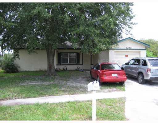 1023 Axlewood Cir., Brandon, FL 33511