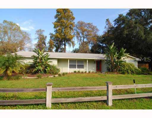 207 Crenshaw Lake Rd., Lutz, FL 33548