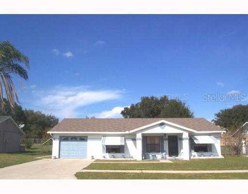 38703 Camden Ave., Zephyrhills, FL 33540
