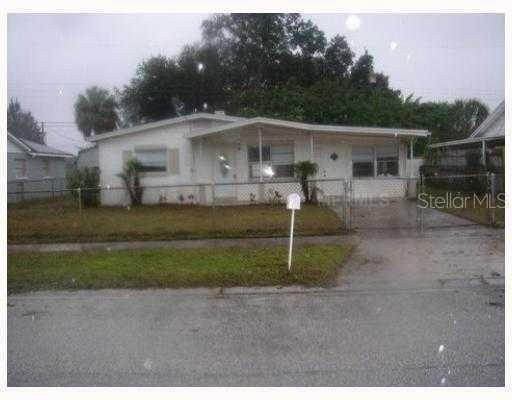 8204 Tanglewood Ln., Tampa, FL 33615