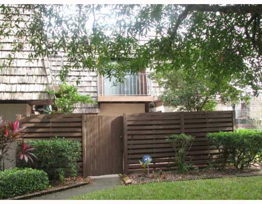 15425 W Pond Woods Dr., Tampa, FL 33618