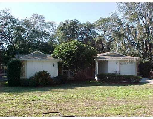 17540 Livingston Ave., Lutz, FL 33559